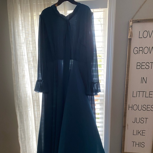 Dress - Picture 4 of 5